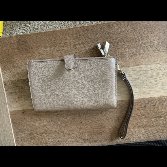 Michael Kors Wallet - Picture 2 of 3